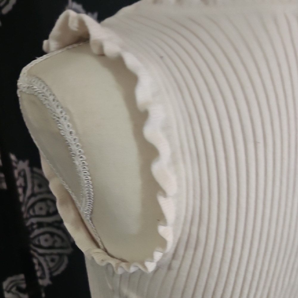 Gilli Cream Ribbed Ruffle Tank Top - Picture 5 of 8